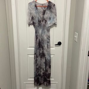 Brand is promesa. Only worn a few times. Great for pregnant mom and nursing moms